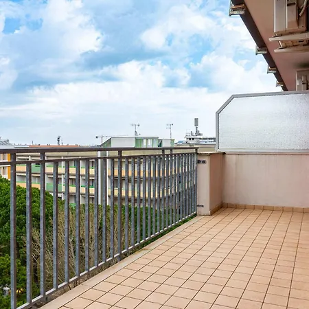 Spacious With Sea View - Beahost Apartament *