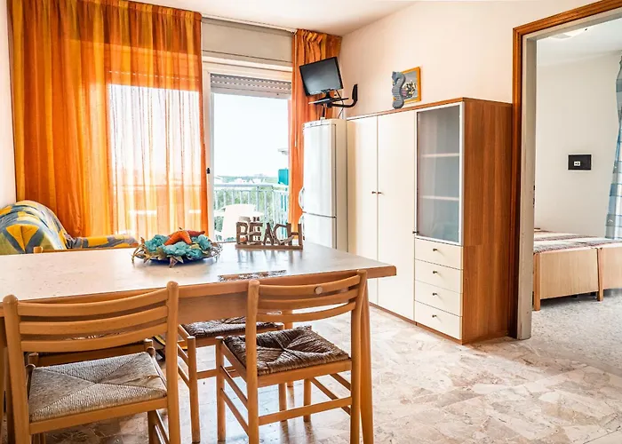 Spacious With Sea View - Beahost Бибионе
