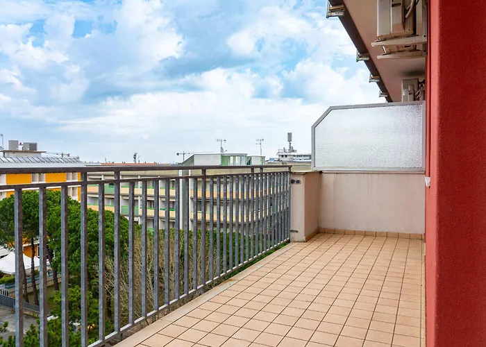 Spacious With Sea View - Beahost Апартаменты *