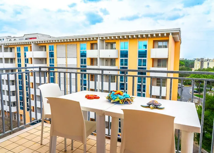 Spacious With Sea View - Beahost Апартаменты *